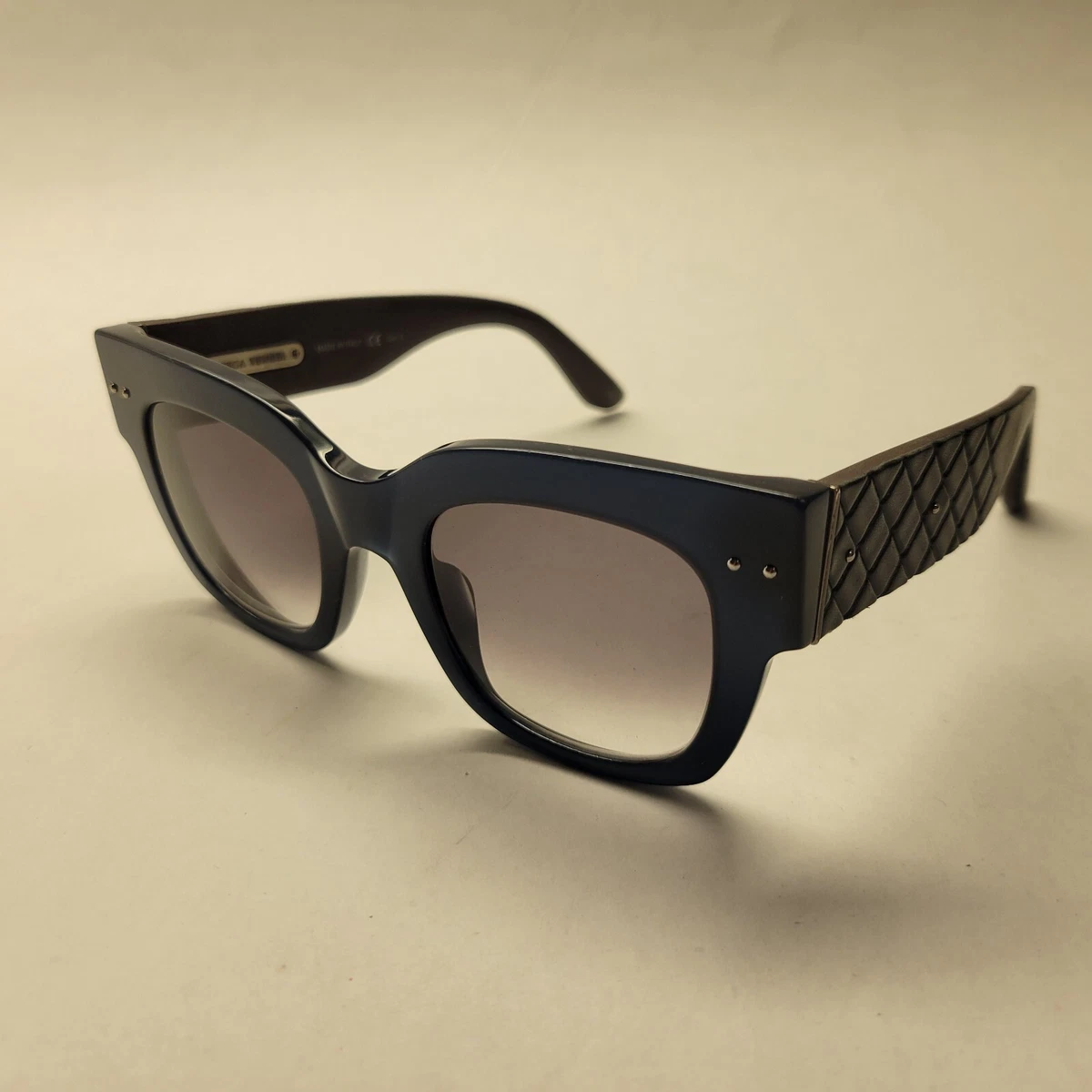 Bottega Veneta BV0007S Black Sunglasses Amazon.com: Bottega Veneta BV1101S Black/Grey/Solid One Size  main image 4