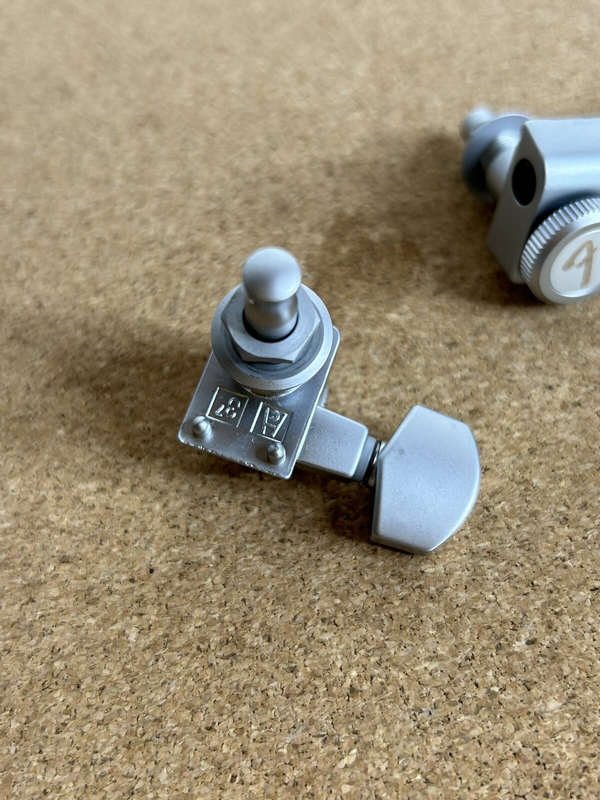 Fender 2000’s Locking Guitar Tuners Brushed Chrome F Logo Set of 6