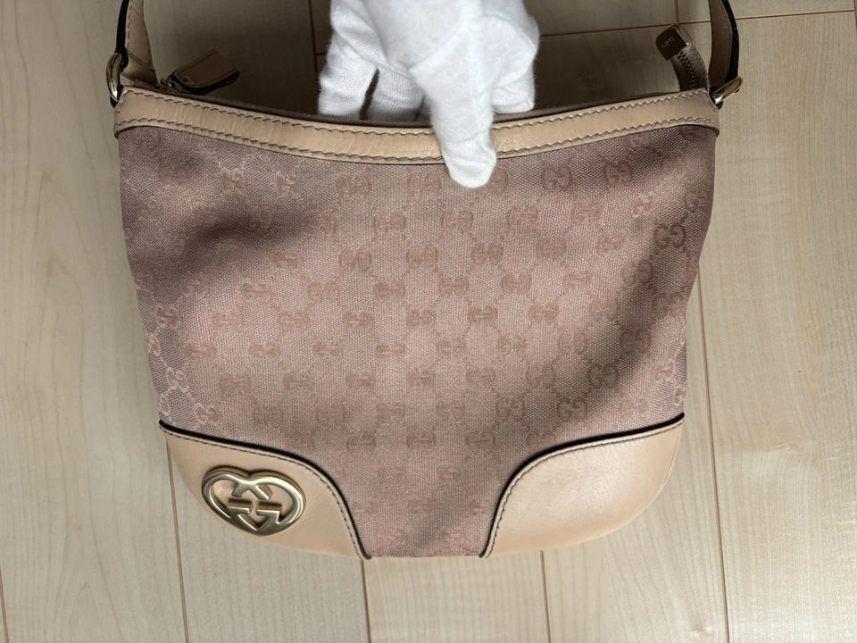 Auténtico bolso bandolera GUCCI Lovely Heart GG de lona y cuero brillante Foto 3 de 4