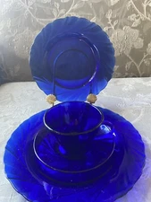 1 Set Duralex Vereco Blue Rivage Swirl,  4 Piece Set Dinner/Lunch/Cup-Saucer