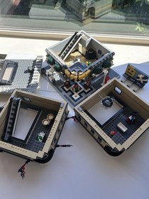 LEGO Creator Expert Grand Emporium (10211) Complete Modular + Manuals No Figures