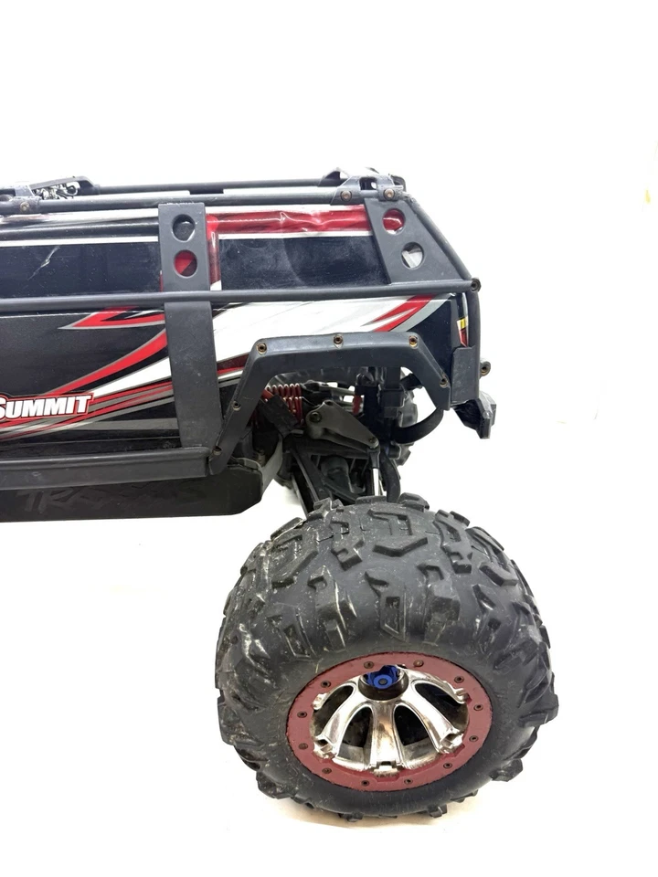 Traxxas Summit 1/10 Scale Monster Truck 4WD 2 Speed Locking Diffs Crawler - Image 3 of 4
