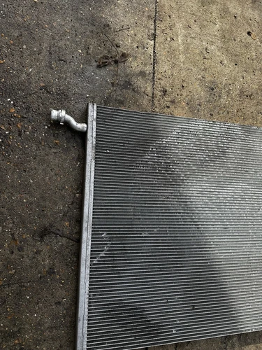 MERCEDES W222 W213 W253 W238 W447 LOW TEMPERATURE COOLANT RADIATOR A0995003500 - Picture 3 of 4