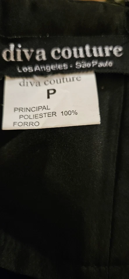 Vestido Diva Couture negro con volantes y detalles de plumas de Brasil Foto 4 de 4