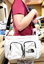 ✭✨❤️NWT The North Face Shoulder Bag Purse Crossbody Bag❤️✨✭