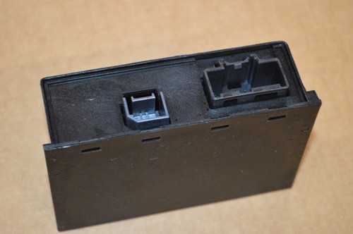2010-11 CHEVY EQUINOX OEM CENTER CONSOLE MUTI MEDIA PLAYER AUX RADIO MODULE - Picture 2 of 2