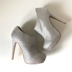 steve madden silver ankle boots