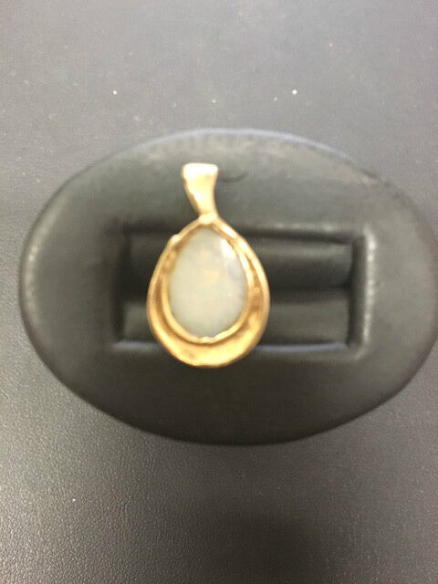 Stunning  Vintage 14k Yellow Gold and Opal Pendant - image 2