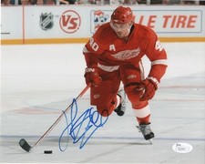 Detroit Red Wings Henrik Zetterberg Autographed Signed 8x10 Photo JSA COA #1