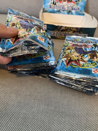 Vtg Yugioh Legend Of Blue Eyes White Dragon EMPTY Booster Box 24 EMPTY Packs LOB - Picture 4 of 12