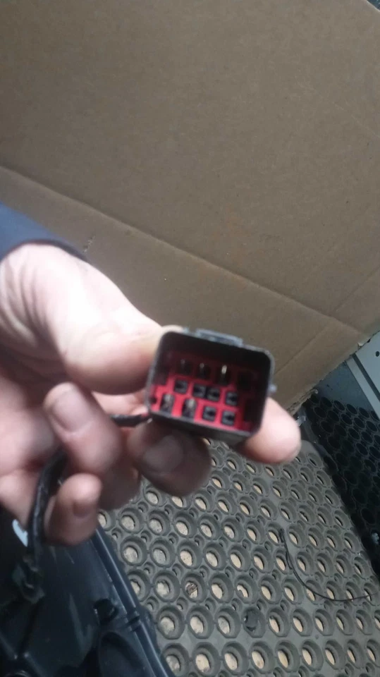 2012 Volvo S60 Left Headlight Assembly Blue Aftermarket 217504 195K Miles - Image 3 of 4