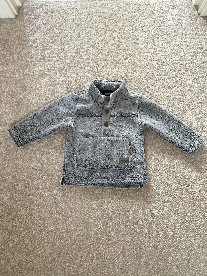 Baby Junge Next weicher Fleecepullover Größe 12-18 Monate Top Zustand