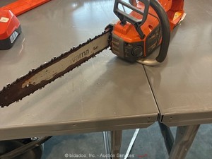 2021 Husqvarna 540IXP 16" 40V Battery Powered Electric Chainsaw Cutting bidadoo