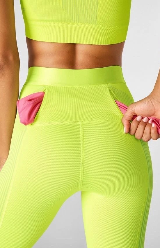Leggings Fabletics Define Powerhold 7/8 ralladura amarilla neón para mujer Foto 4 de 4