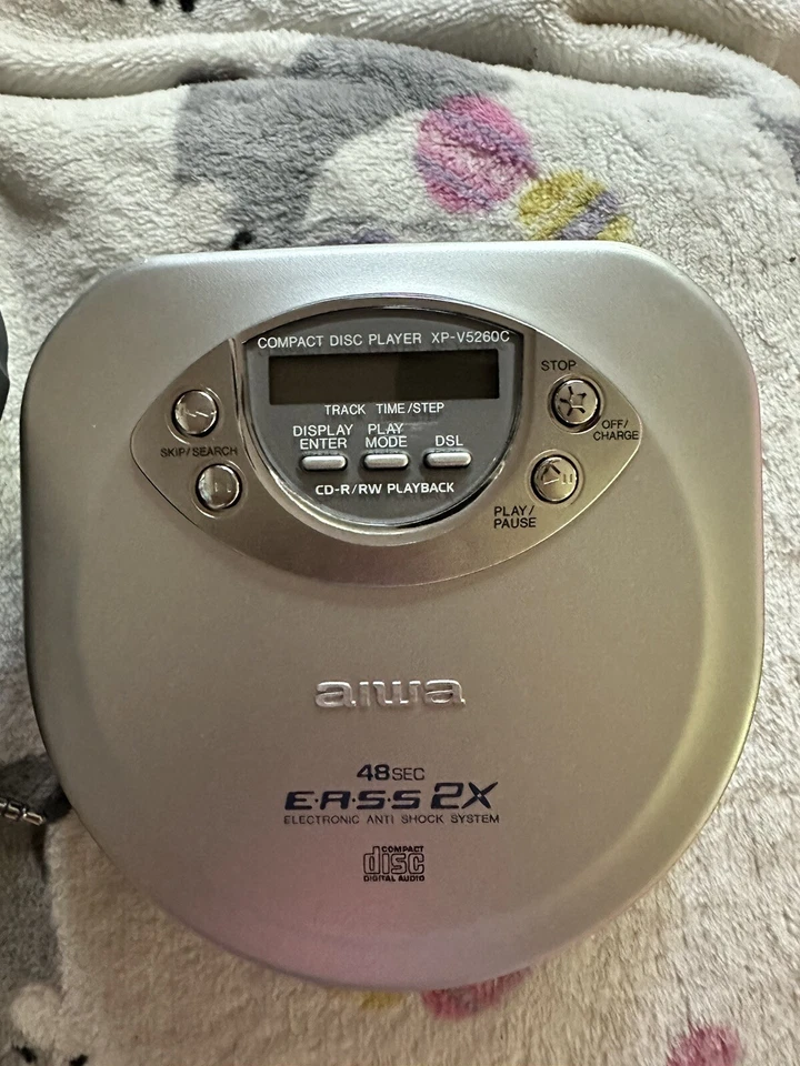 AIWA Discman CD Player 48 SEC SISTEMA ELETRÔNICO ANTI-CHOQUE 2X MODELO # XP-V5260C - Imagem 2 de 4