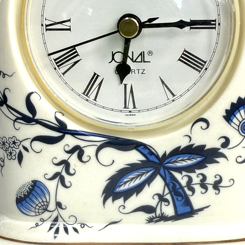 VINTAGE JONAL QUARTZ MANTLE CLOCK Blue Floral Delft Style Pattern Works Great - Picture 7 of 13
