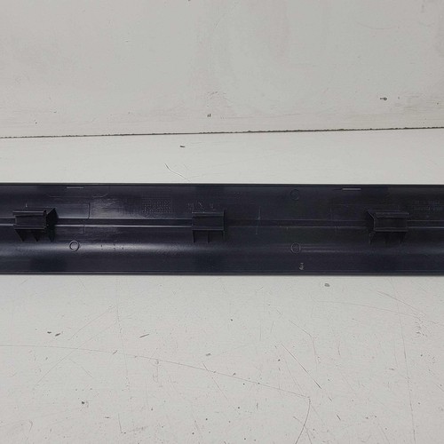 04-10 BMW E60 M5 E63 E64 M6 FABRICANTE DE EQUIPOS ORIGINALES Cubierta de entrada de umbral Cubierta de borde Negro - Imagen 6 de 8