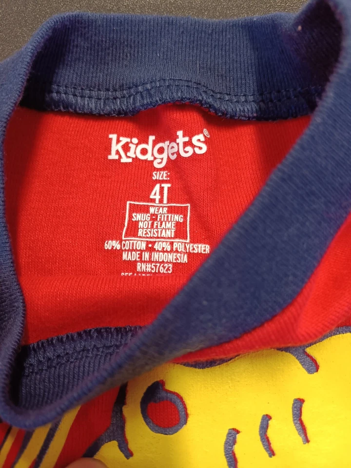 Camiseta kidgets 4 roja con dinosaurio Foto 2 de 4