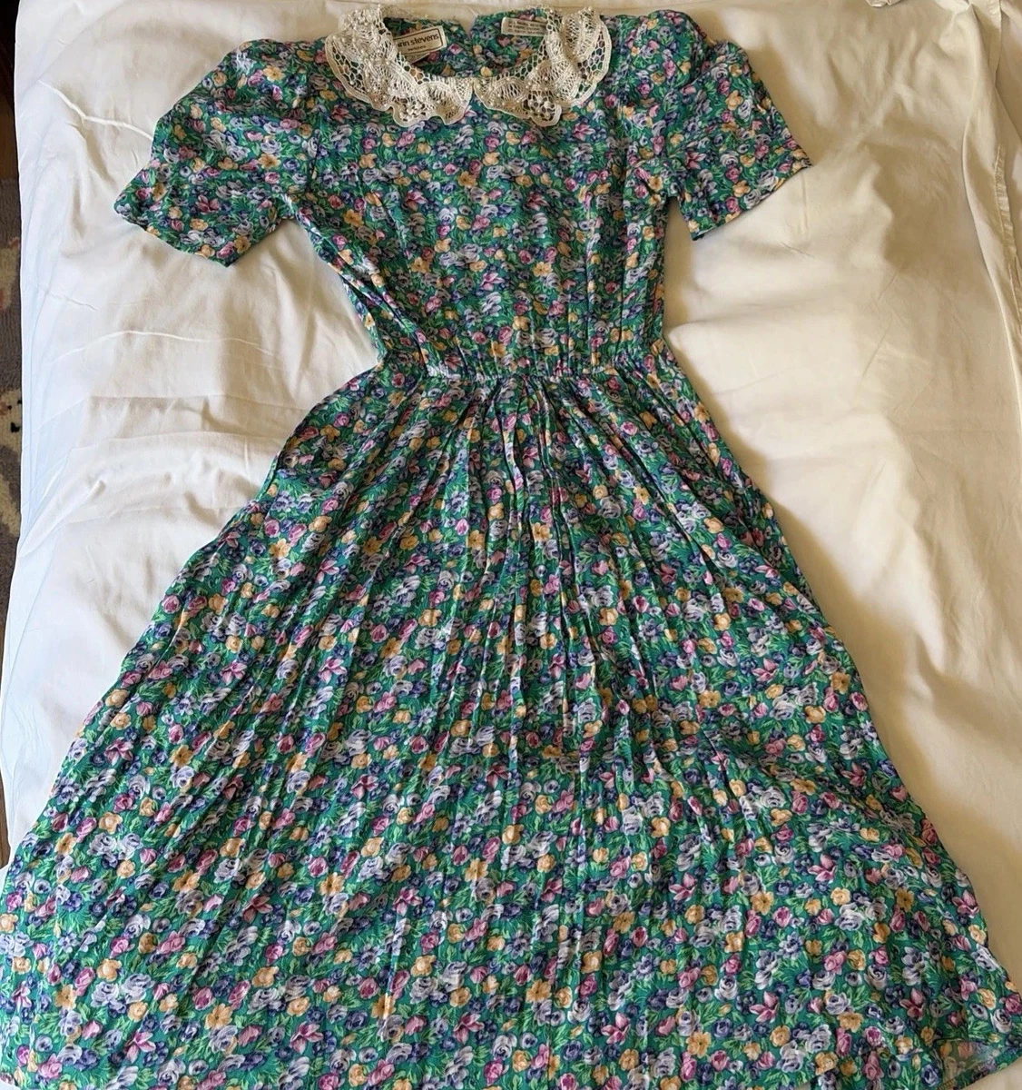 petite vintage dresses Expo Floral Dress The short skirt sways gracefully with exquisite fabric details and floral embroidery Petites Vintage Dresses for Women