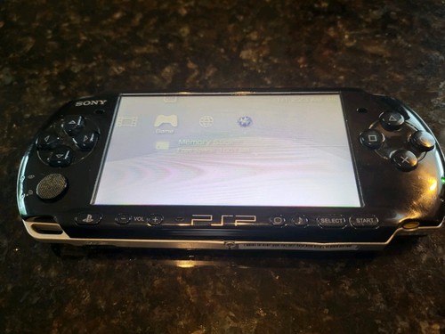 Original Sony PSP 2000 Console System Excellent Condition w Charger import