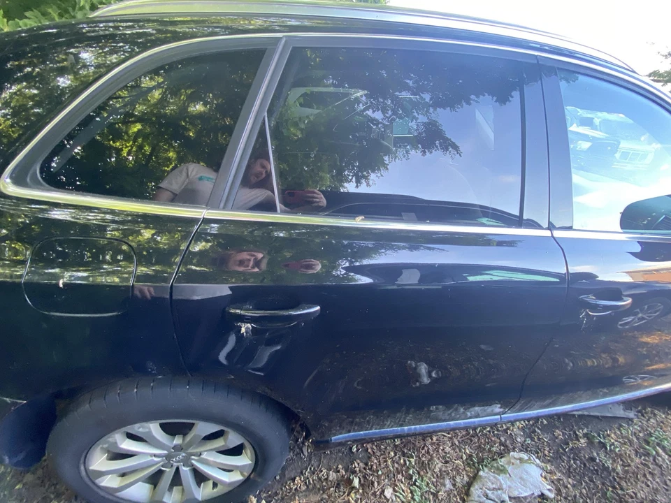 Used Rear Right Door Assembly Rear Side fits: 2014 Audi Q5 electric privacy tint - Image 3 of 4