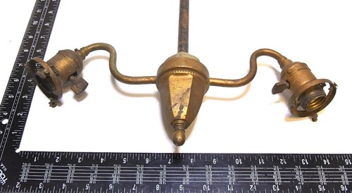 LAMPADARIO VINTAGE OTTONE GOCCIA 2 LUCI GOCCIA INTERRUTTORE A PALETTE PRESE PARALUME - Foto 14 di 16
