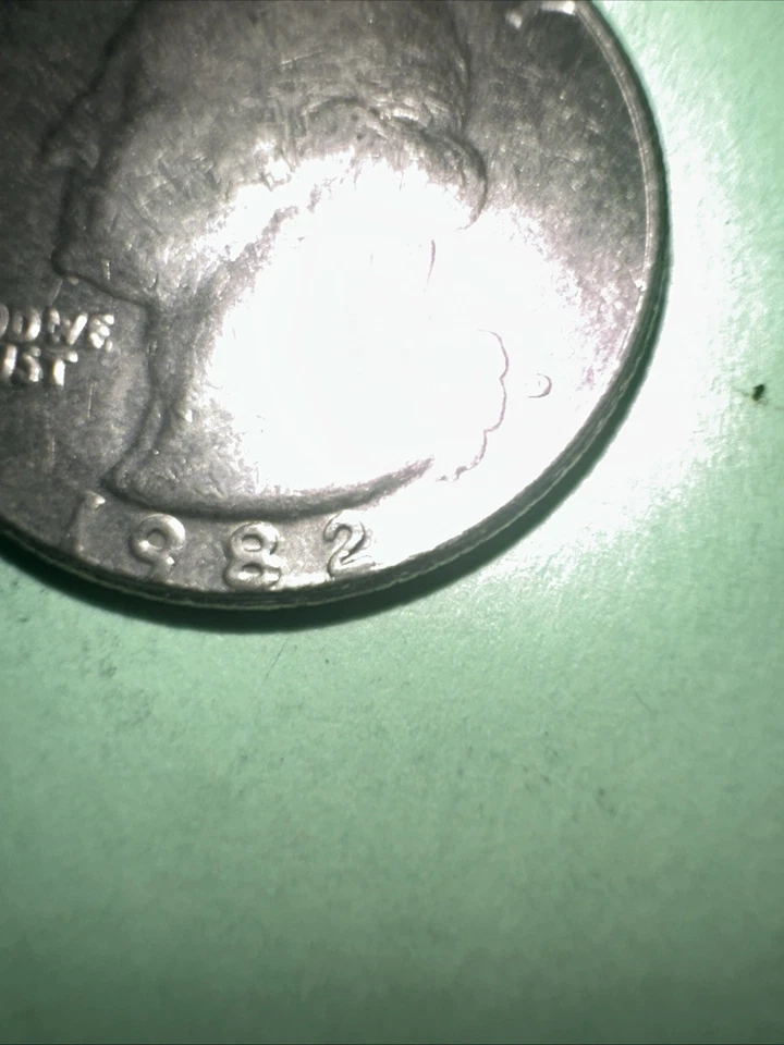 2-1982 D Washington Quarter Error. Broad Strike w/o Collar Die Filled In D - Image 4 of 4