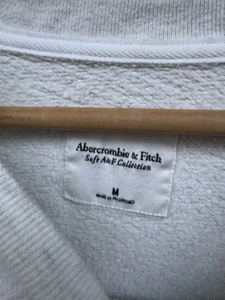 Sudadera gris mediana Abercrombie & Fitch Soft colección A&F para mujer Foto 2 de 4