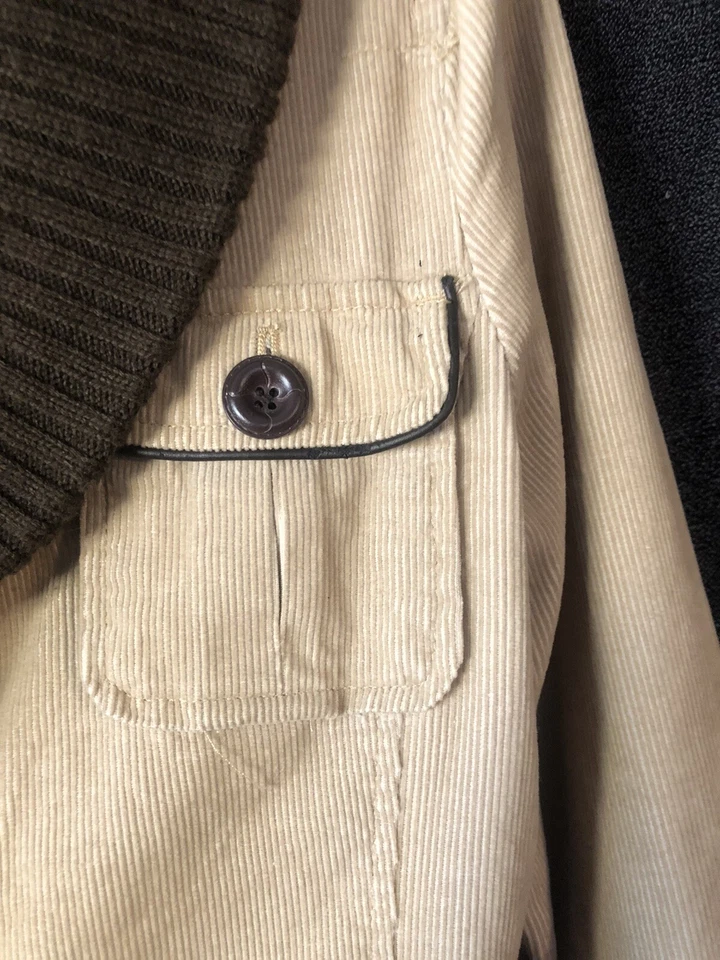 灯芯绒女式米色棕色纽扣夹克外套带腰带口袋,尺寸 M — 第 2/4 张图片