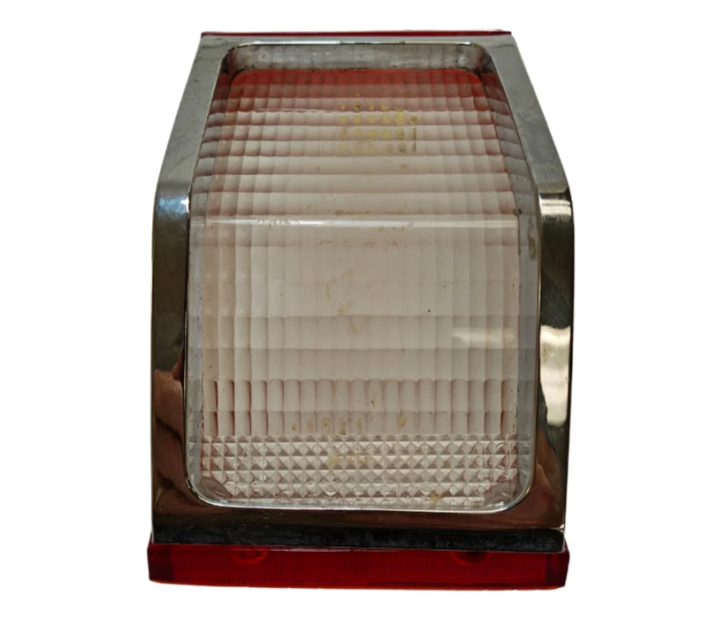 Plymouth Fury II Fury III 1965 luz de respaldo derecha lámpara lente y bisel 2525522 nuevo de stock Foto 2 de 4