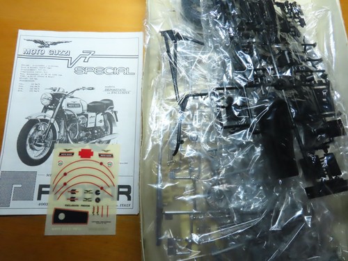 PROTOR 1/9 MOTO GUZZI V7 SPECIAL 750cc 2 CLINDRI (MOD 131) - Picture 4 of 13
