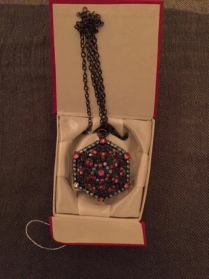 Superbe Medaillon en Cuivre Plaqué Argent sertie de pierres En Moissanites - Imagen 1 de 2