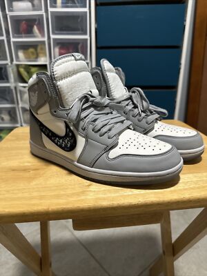 小物 air dior travis scott air Jordan Travis Scott is the face of the latest Nike Air Dior capsule