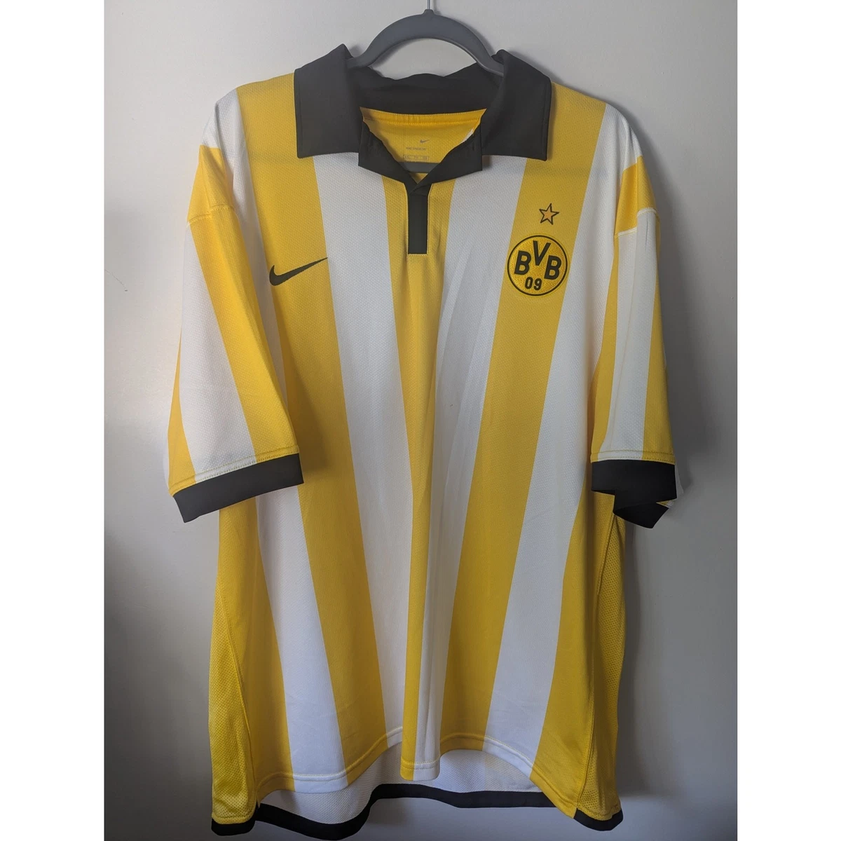 Preços baixos em Nike borussia Dortmund Clube Internacional de