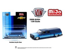 M2 Machines 164 1973 Chevrolet Cheyenne Super 30 Dually With Camper Shell Blue