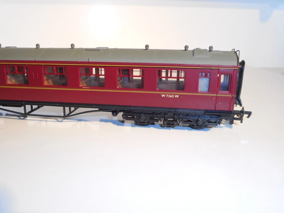 Mainline BR Guards Van Composite coach W7365W. Good condition. OO Scale. No box. - Image 2 of 4