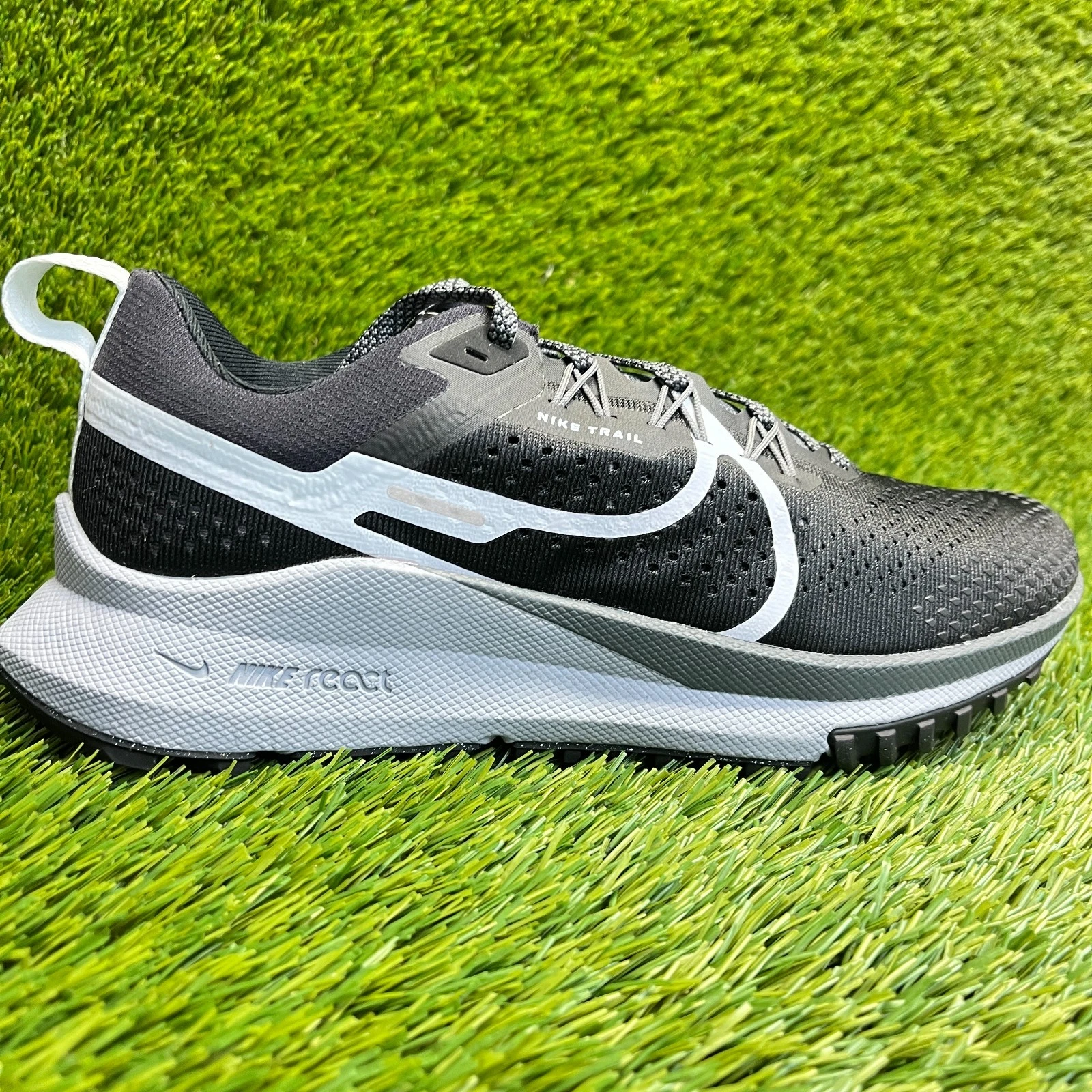 Nike React Pegasus Trail 4 Black Dark Gray Mens Size 7 Womens 8.5 Shoes Sneakers