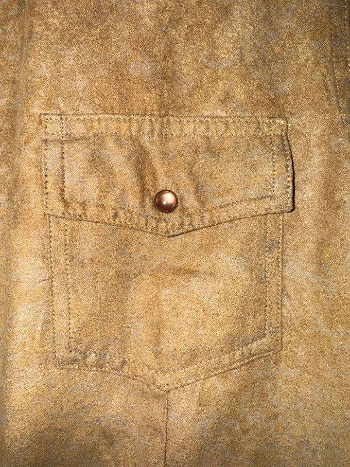 Camisa para mujer Rod’s Western Wear bronceada imitación gamuza botón a presión manga larga occidental Foto 2 de 4