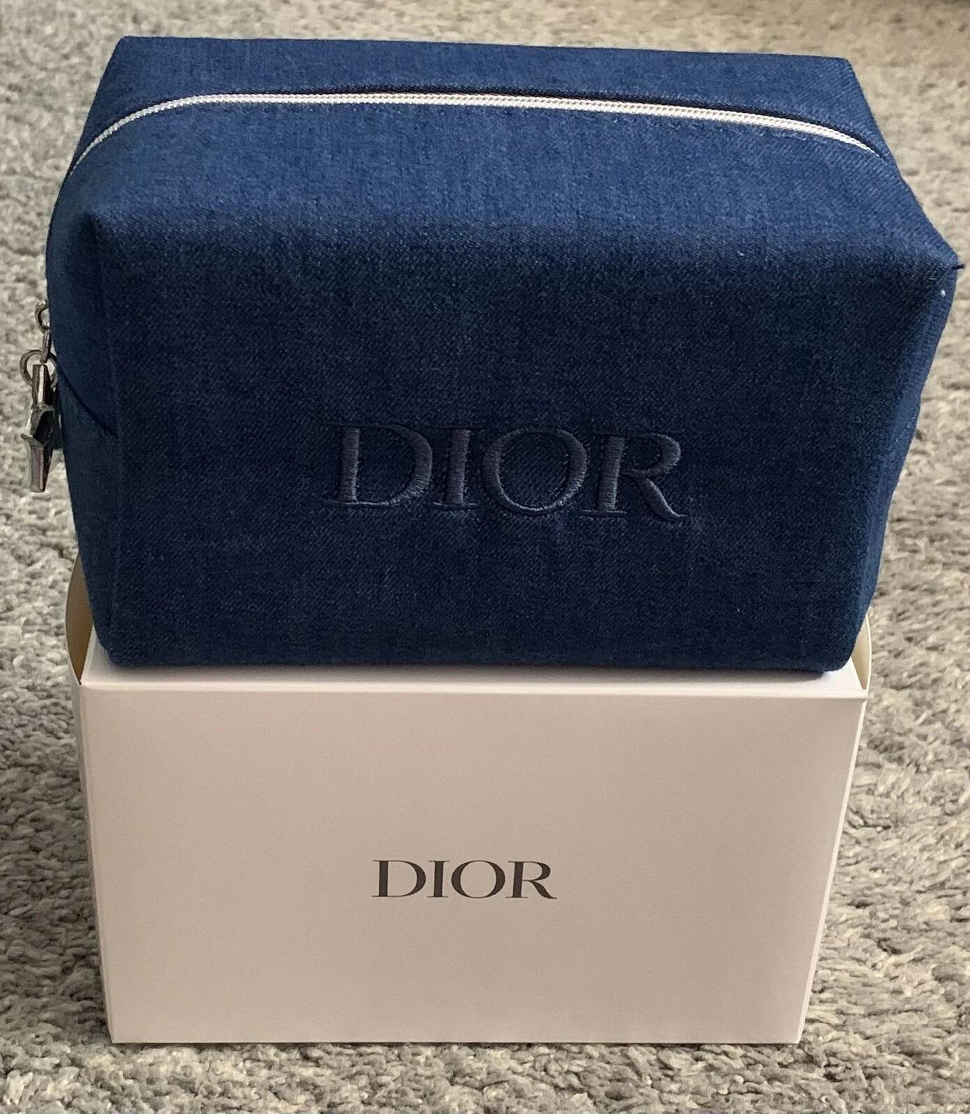 DIOR maquillage cosmétiques pochette denim tissu bleu CD zip broderie NEUF DANS SA BOÎTE