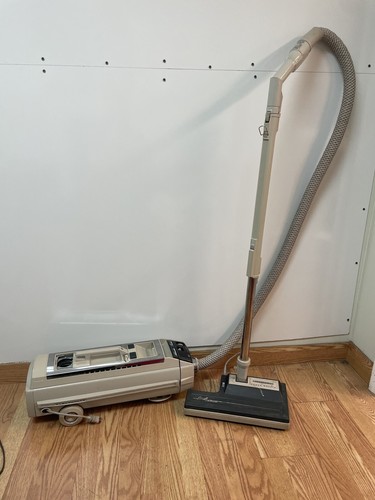 Electrolux Vacuum Cleaner Model 1521 w 