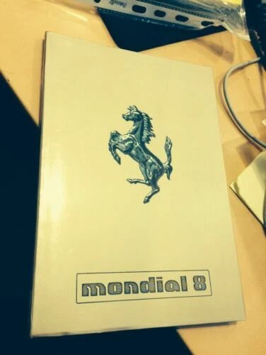 Manuali e istruzioni di manutenzione ordinaria per auto Ferrari