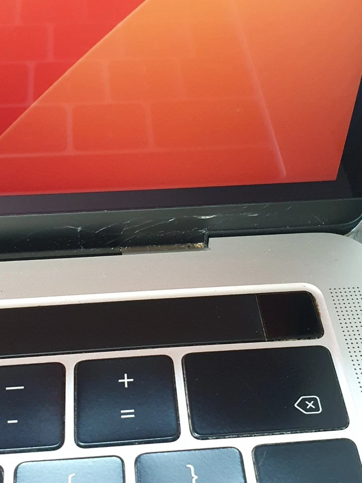 A1706 2017 Apple MacBook Pro 13.3" i5 8GB 512GB SSD Ventura Grade C EB0807 - Image 4 of 4