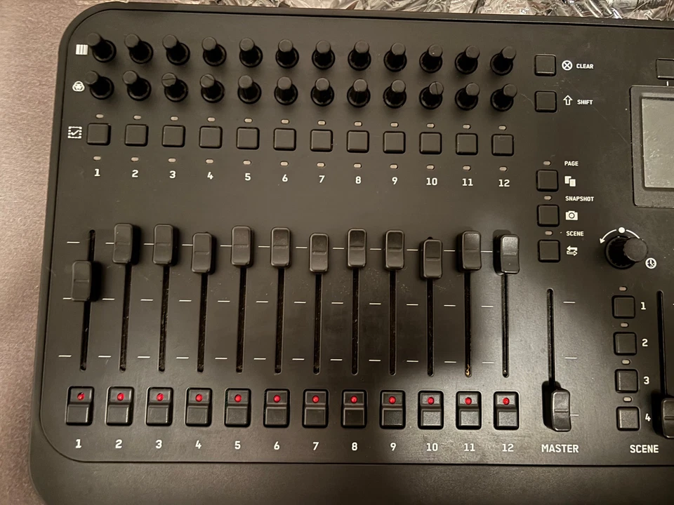 JANDS Stage CL Compact Lighting Console (NO POWER SUPPLY) - Image 2 of 4