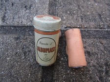 boite ancienne  de pharmacie  en métal   bande d'albuplast