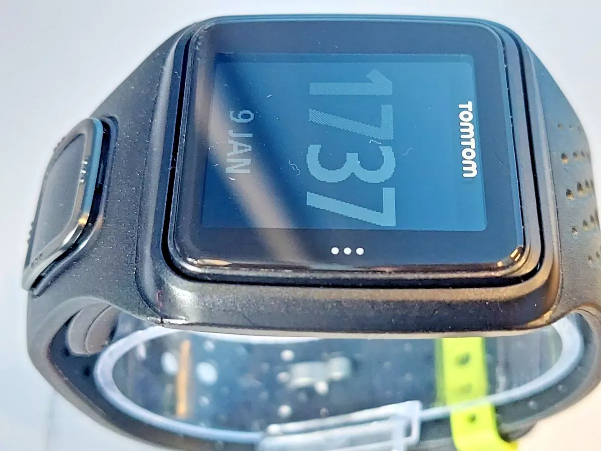TomTom 8RA0 GPS Runner Sports Watch 9 eBay