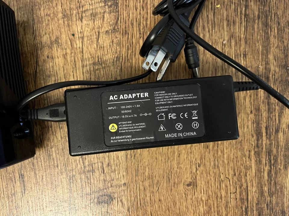 LG HS200G DLP HS200G-JE Portable Projector - HDMI, USB, SVGA, RCA w/ Power Adapt - Image 4 of 4