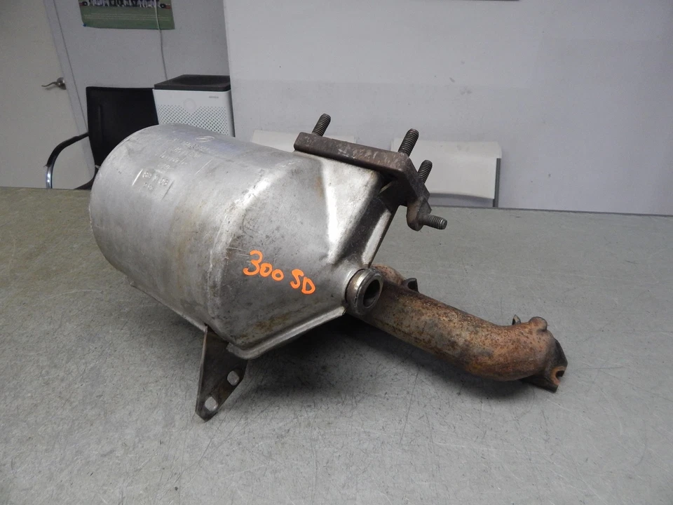 123 126 300SD 300D 300CD MONTAJE COLECTOR ESCAPE 6171420094 / 6171421601 Foto 4 de 4