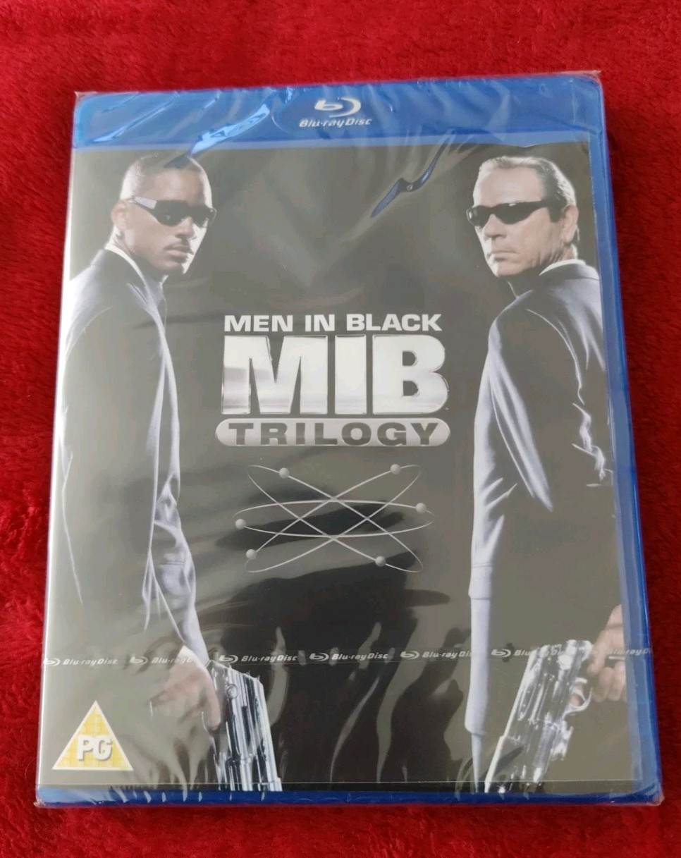MEN IN BLACK TRILOGY BLU RAY WITH (1,2,3) BRAND NEW SEALED UK RELEASE
