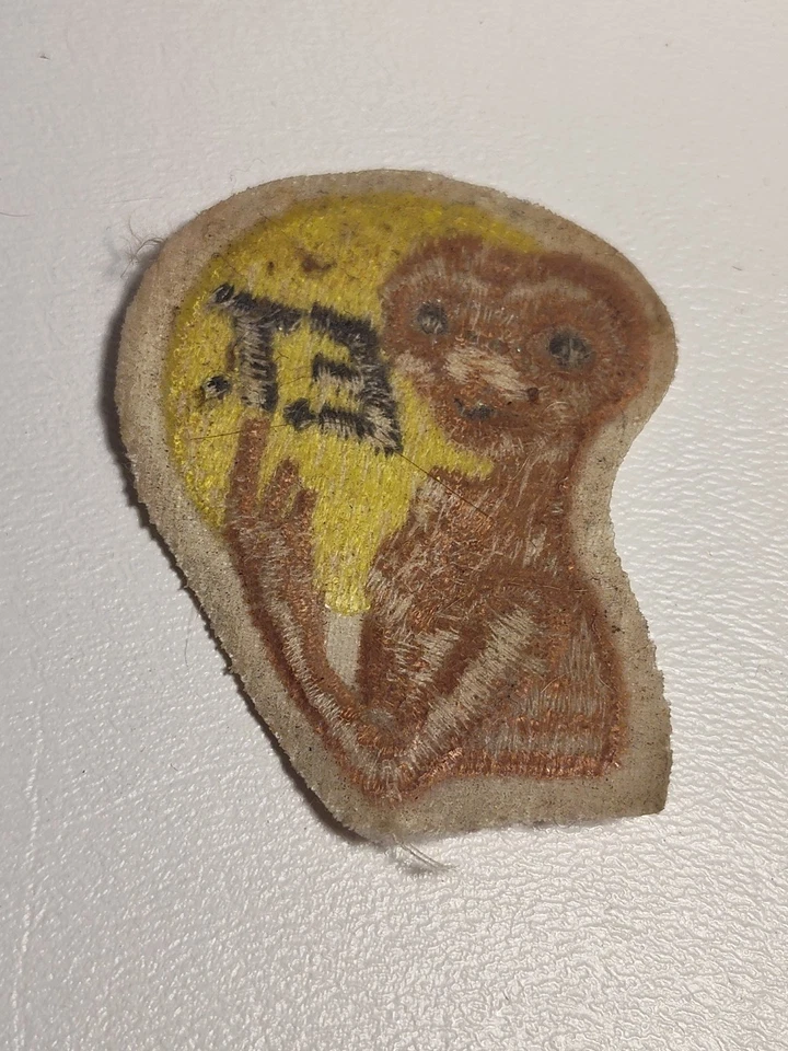 See On  1982 ET Movie Alien Vintage Style Retro Embroidered Patch Applique New - Image 3 of 4