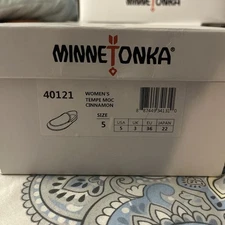 Minnetonka Women’s Size 5 Cinnamon Tempe Moccasin Slippers. New With Box!